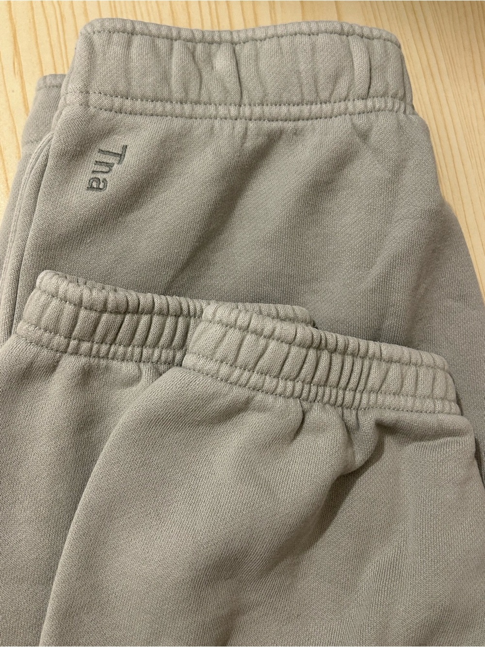 TNA by Aritzia Cozy Fleece Mega Sweatpants in size XS